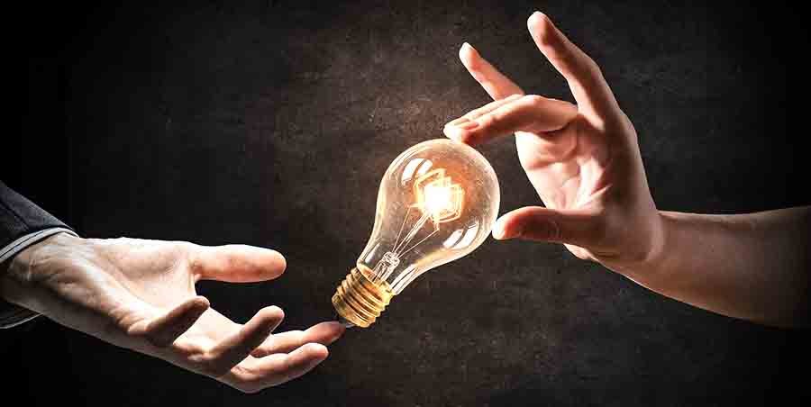 stockphotoscom-4828928 Sharing Ideas with Others - Small